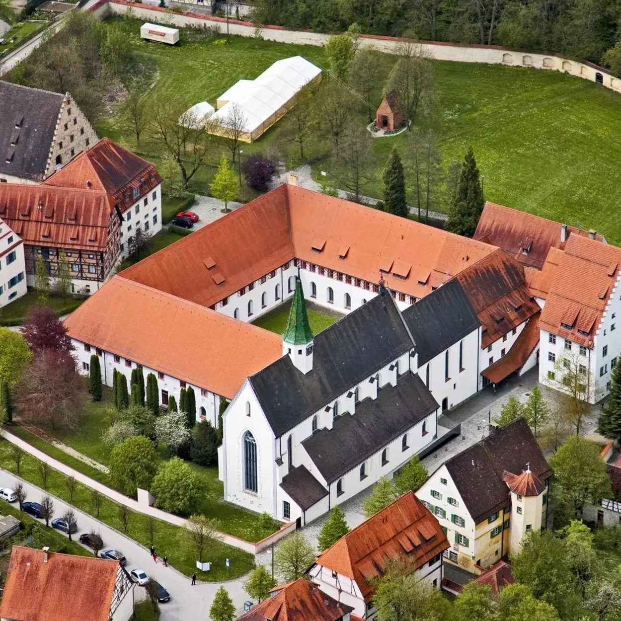 Kloster Heiligkreuztal, Luftaufnahme der Klosteranlage