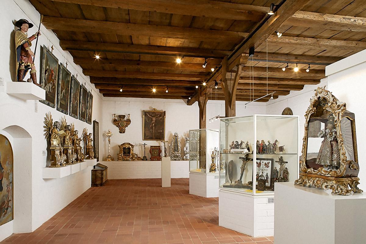 Blick in das Klostermuseum in der Bruderkirche des Klosters Heiligkreuztal