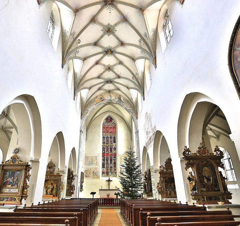 Innenraum der Klosterkirche St. Anna des Klosters Heiligkreuztal
