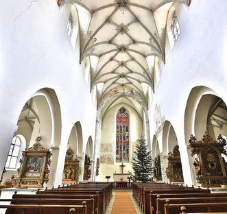 Innenraum der Klosterkirche St. Anna des Klosters Heiligkreuztal