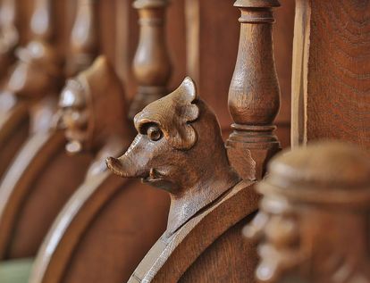 Detail des Chorgestühls der Nonnenempore in der Bruderkirche des Klosters Heiligkreuztal